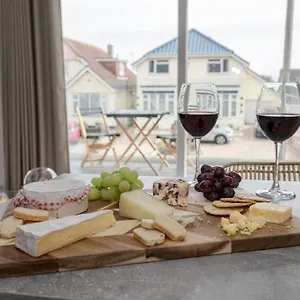 Apartment Bournecoast - Stylish Flat With Balcony - Sea Glimpses - 10 Min Walk To - Parking - Wifi - Fm8405, Bournemouth
